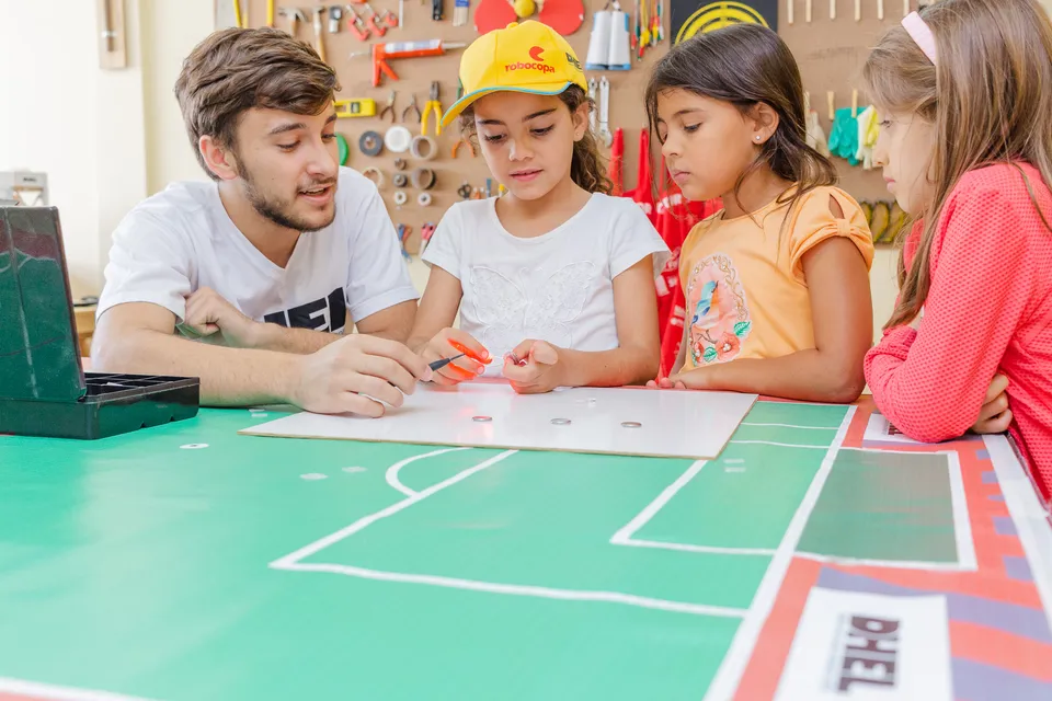 A importância das atividades maker e de trabalhos manuais para o desenvolvimento das crianças