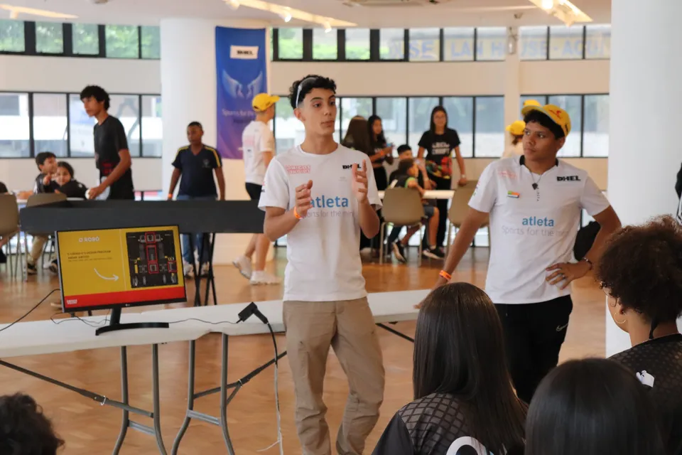 Conheça os valores por trás de uma competição de robótica da FIRST