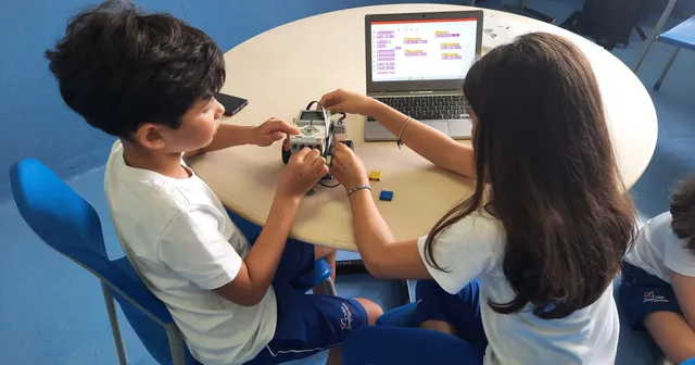 Desenvolvendo o Futuro: A Importância da Robótica na Educação Básica à Luz do Relatório Future of Education 2030 da OCDE