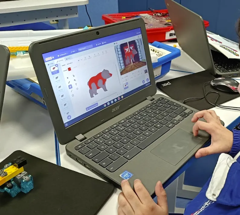 Ideias que ganham vida: encontro entre o Scratch e a robótica